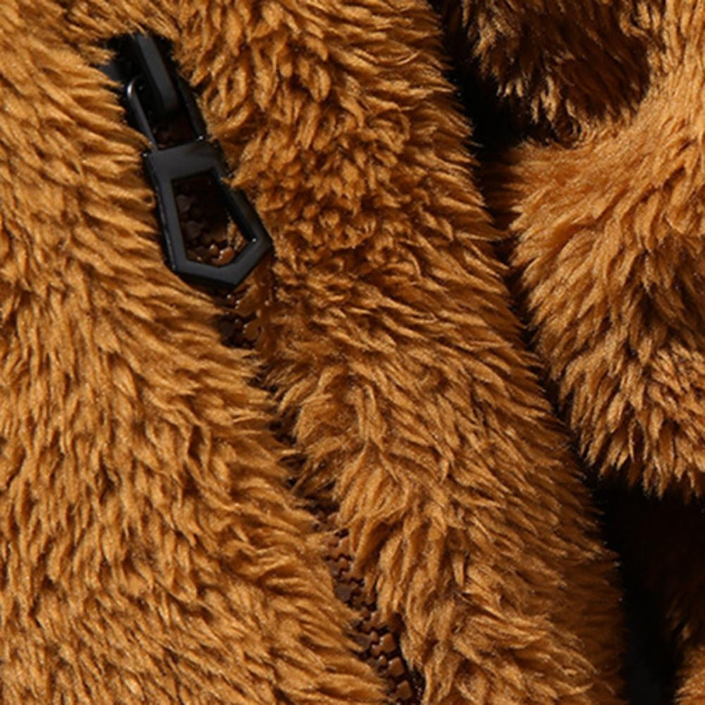 Men's hooded borg jacket in camel, close-up of the zip puller and the fluffy pile