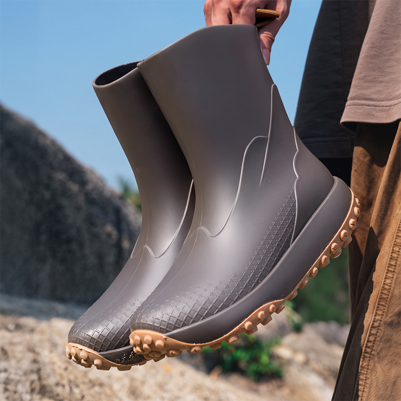 Men's wellies in grey brown