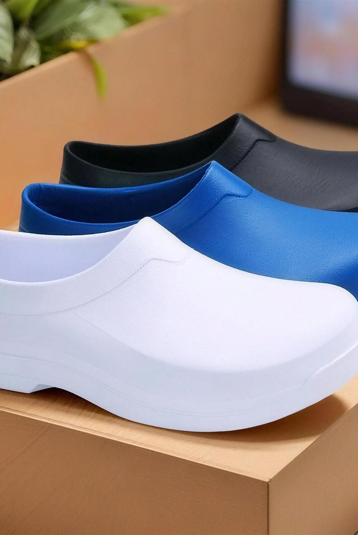 Men's Nurse Shoes | Work Clogs | Non-Slip | Waterproof