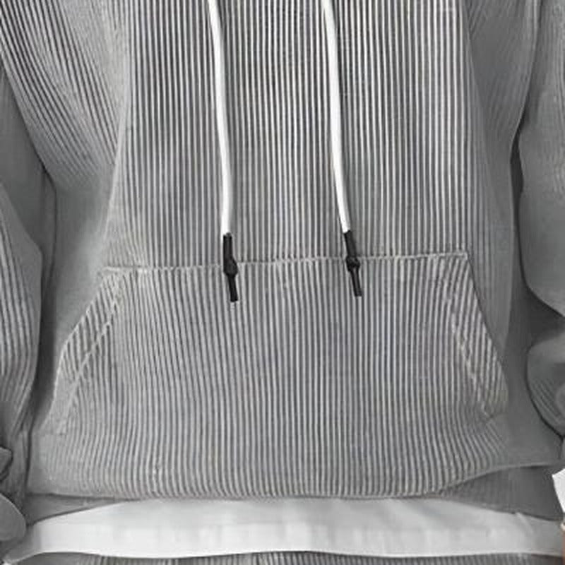 Men's ribbed oversized hoodie in grey, close-up of the ribbed fabric and the kangaroo pocket