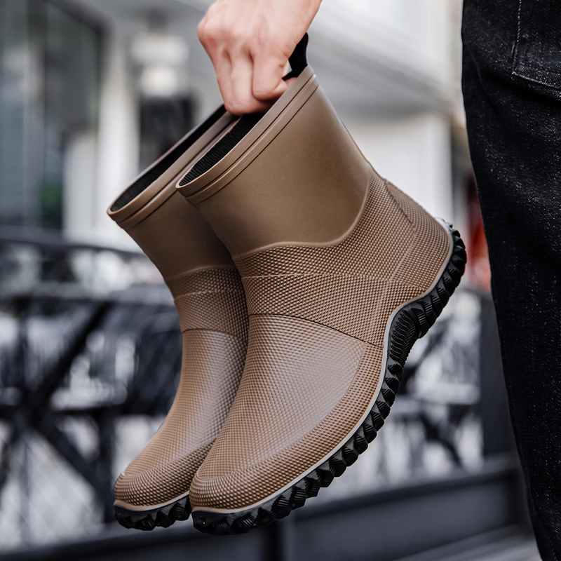 Men's rubber ankle boots in brown