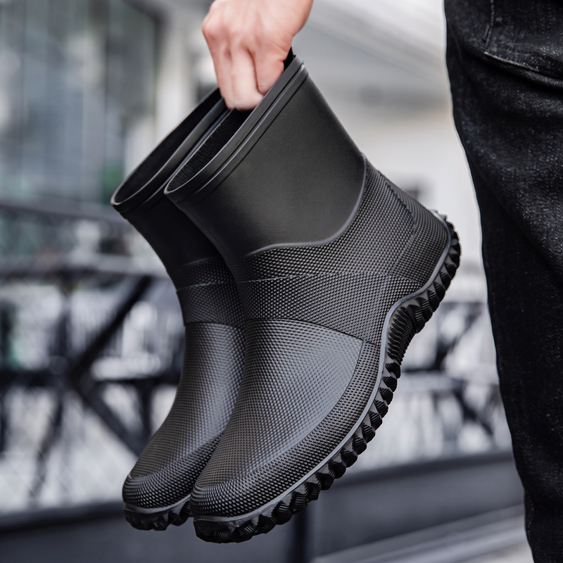 Men's rubber ankle boots in black